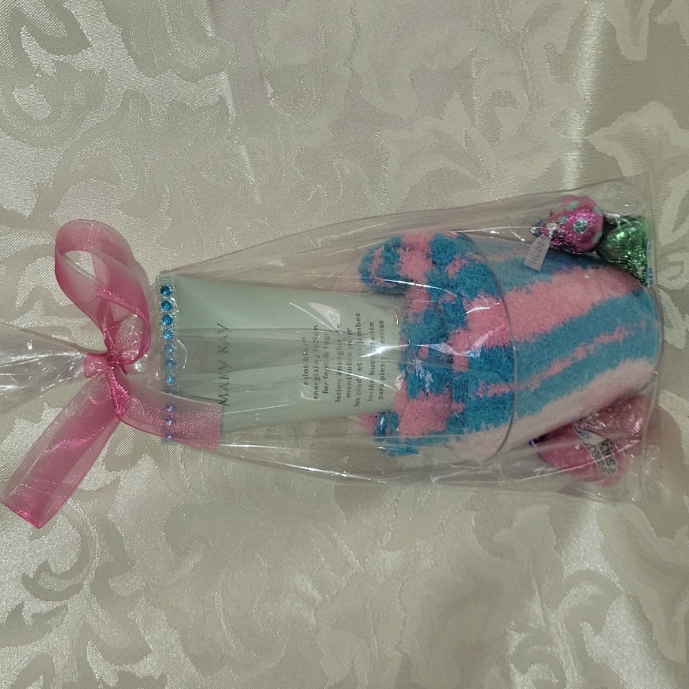 MK MINT BLISS CUPCAKE